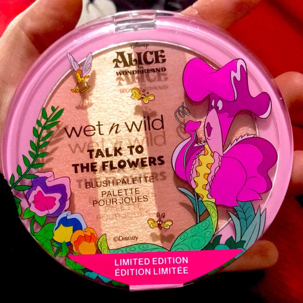 ✨🆕Wet N Wild x Alice in Wonderland LE Talk To The Flowers Highlighter Pallet 💖